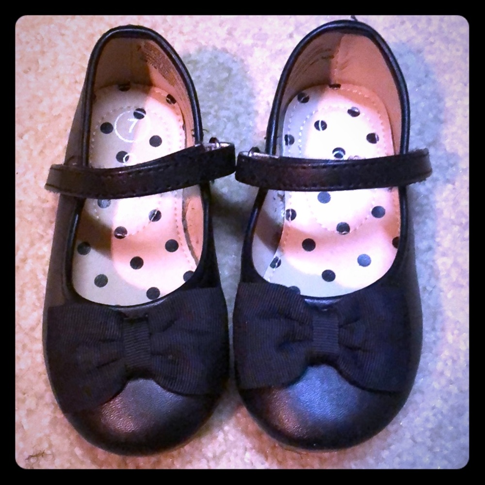 Black dress shoes with Bow